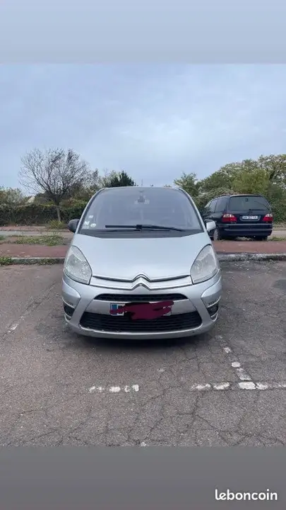 Citroen C4 Picasso 2011 photo 2