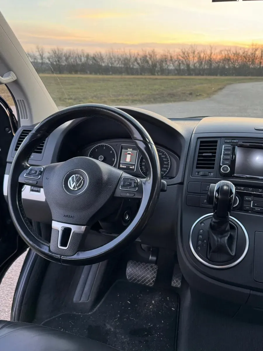 Volkswagen Multivan 2013 photo 3