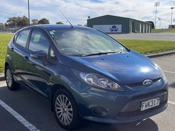 Ford Fiesta 2011 photo 2