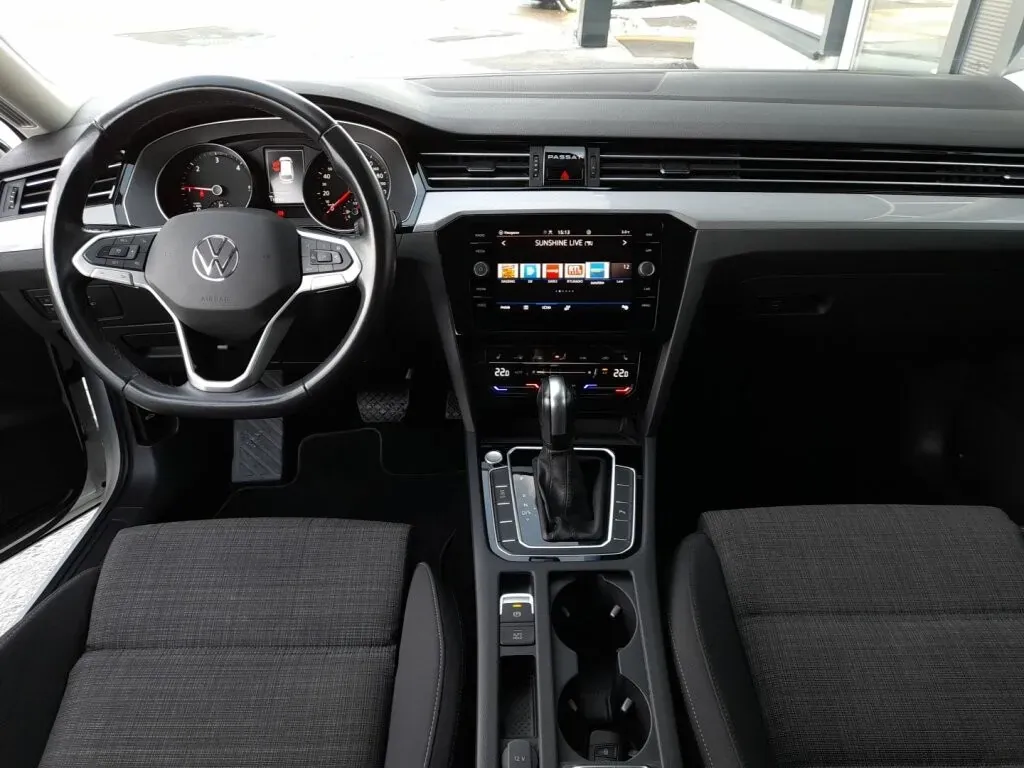 Volkswagen Passat 2022 photo 3