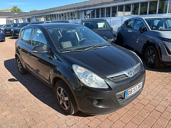 Hyundai I20 2010 photo 2