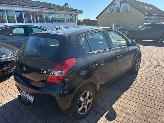 Hyundai I20 2010 photo 3