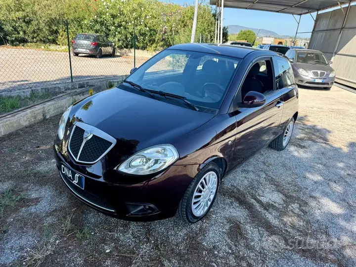 Lancia Ypsilon