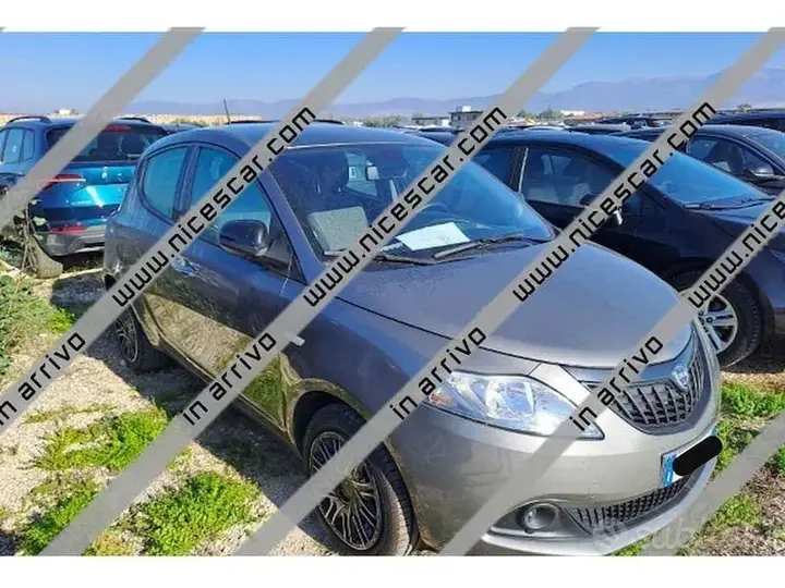 Lancia Ypsilon