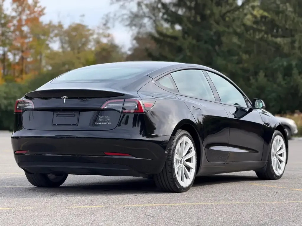 Tesla Model 3 2023 photo 5