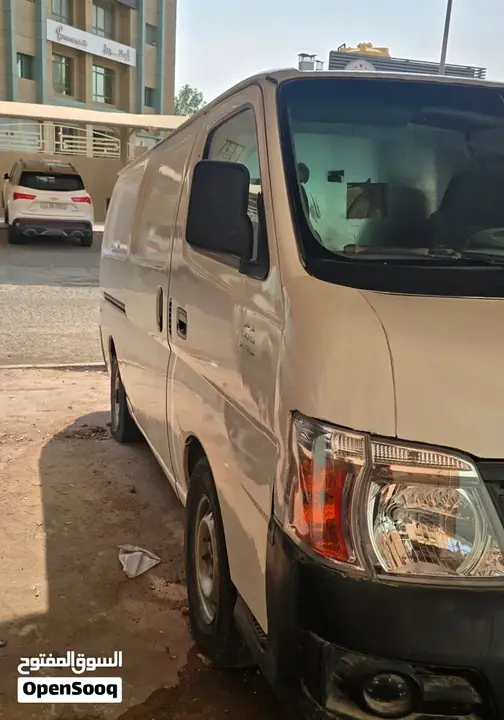 Nissan Urvan 2009 photo 2