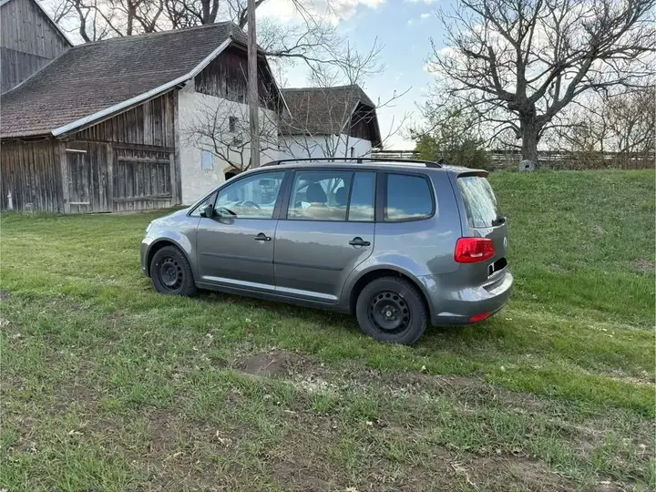 Volkswagen Touran 2014 photo 3