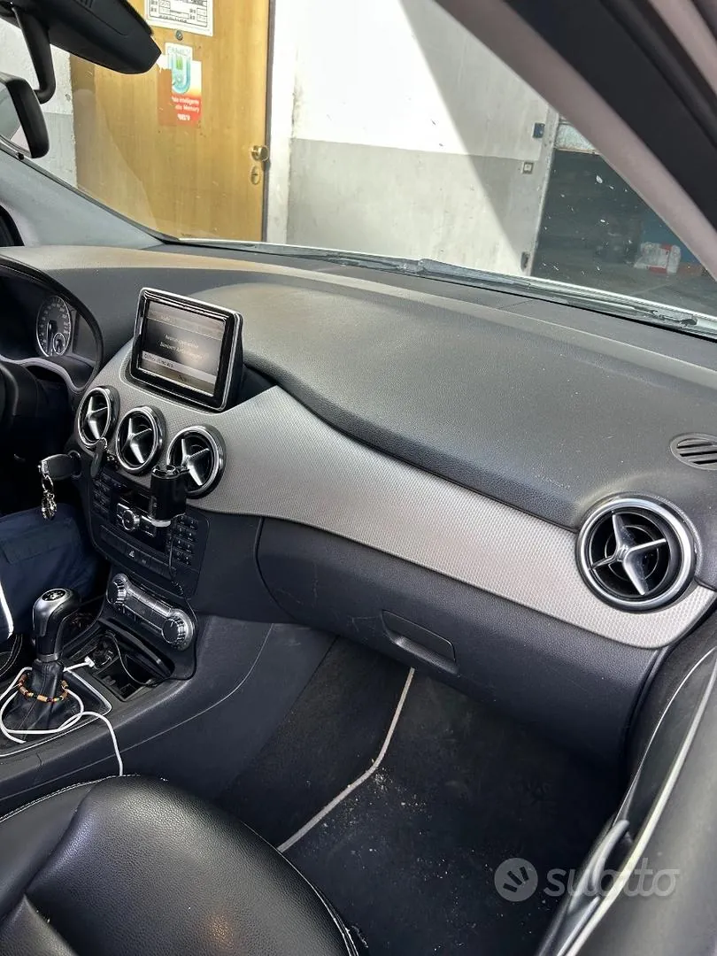 Mercedes-Benz B-Class 2012 photo 5