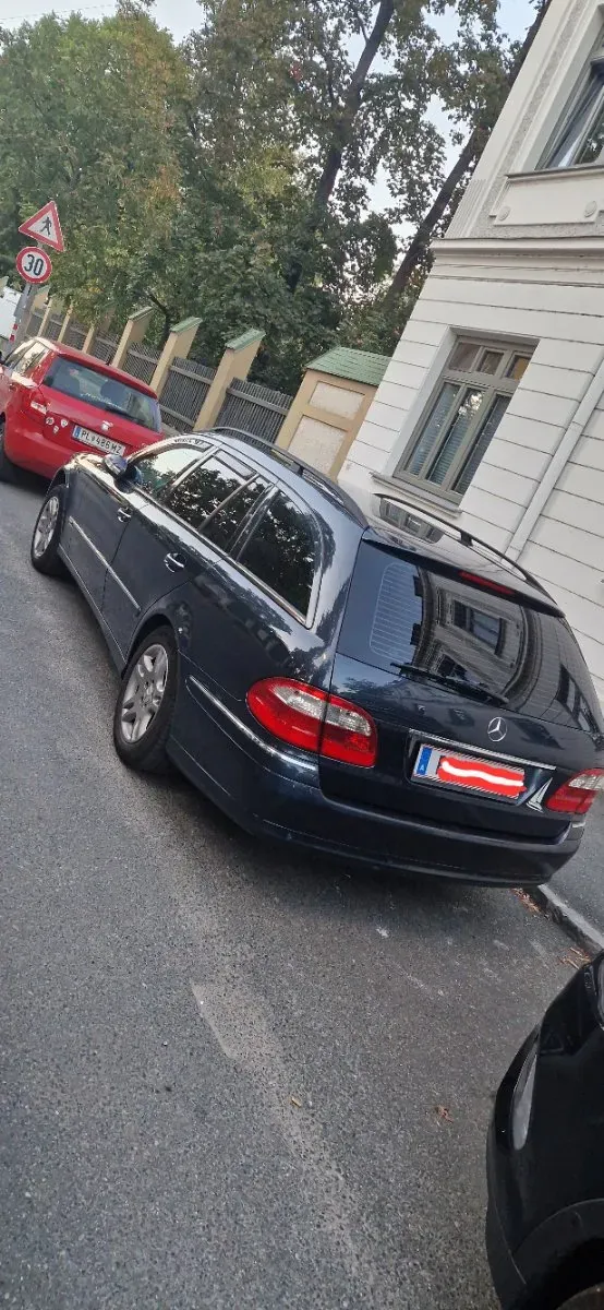 Mercedes-Benz Eklasse 2003 photo 2
