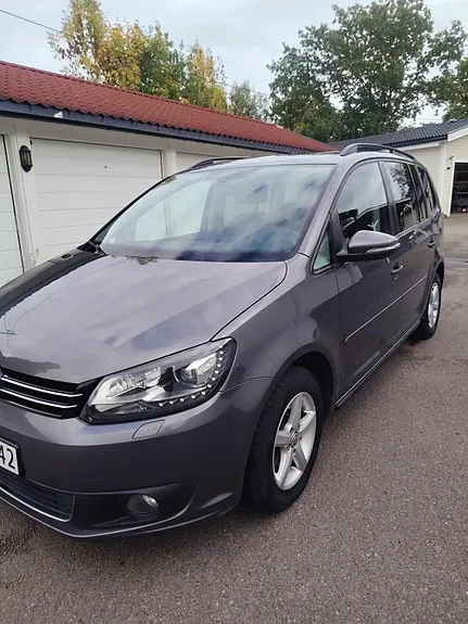 Volkswagen Touran 2014 photo 2