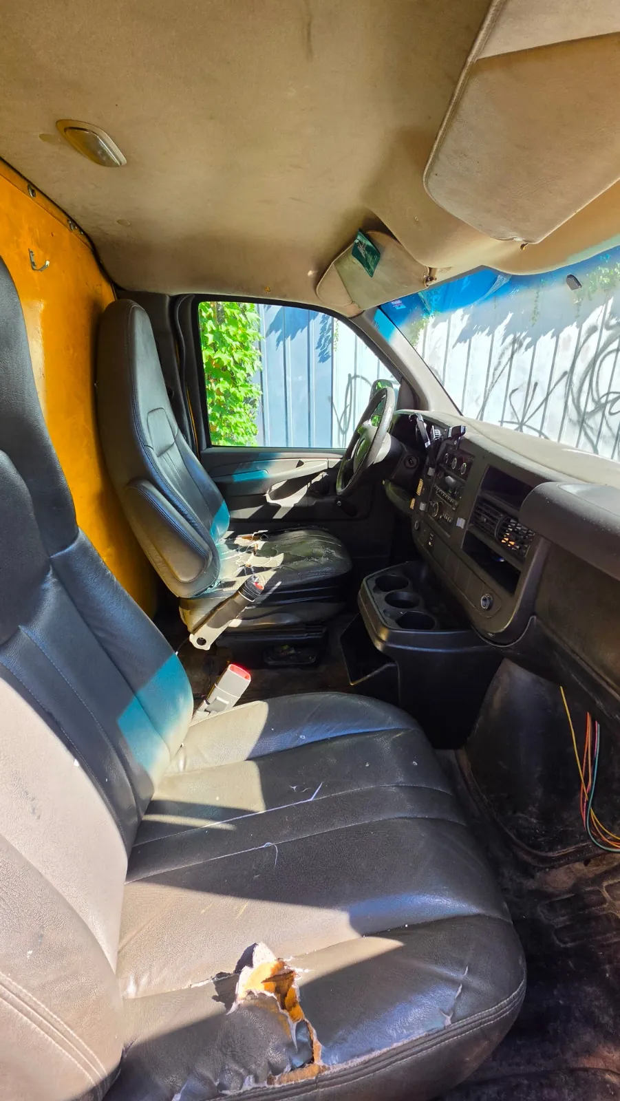 GMC Savana 2009 photo 3
