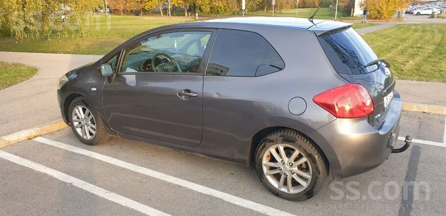 Toyota Auris 2008 photo 3