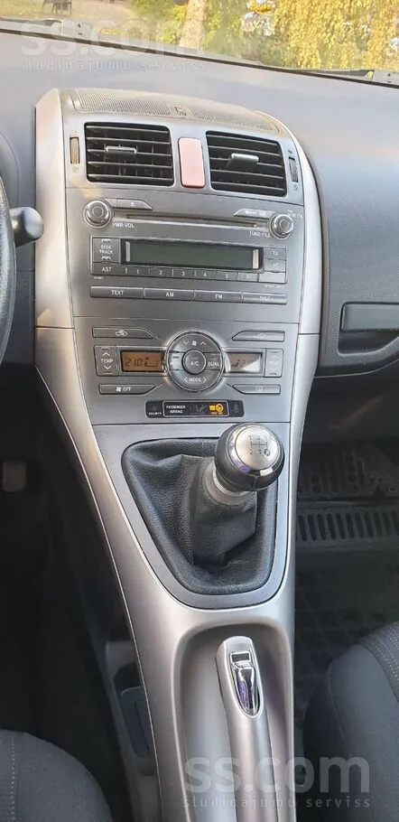 Toyota Auris 2008 photo 2