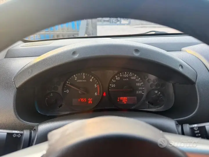 Nissan Navara 2015 photo 2