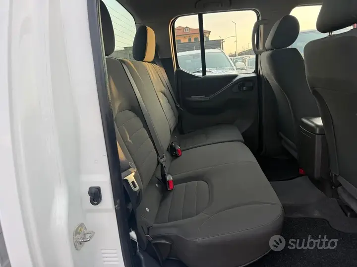 Nissan Navara 2015 photo 4