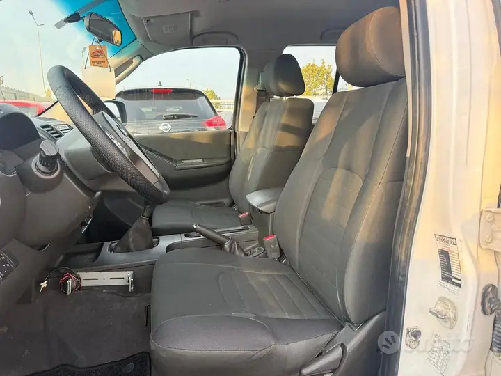 Nissan Navara 2015 photo 5
