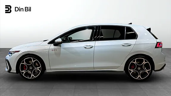 Volkswagen Golf I 2026 photo 2