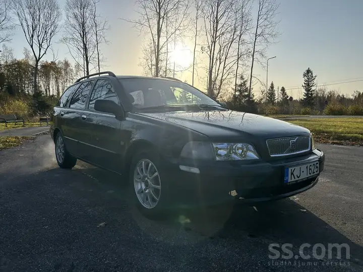 Volvo V40 2003 photo 2