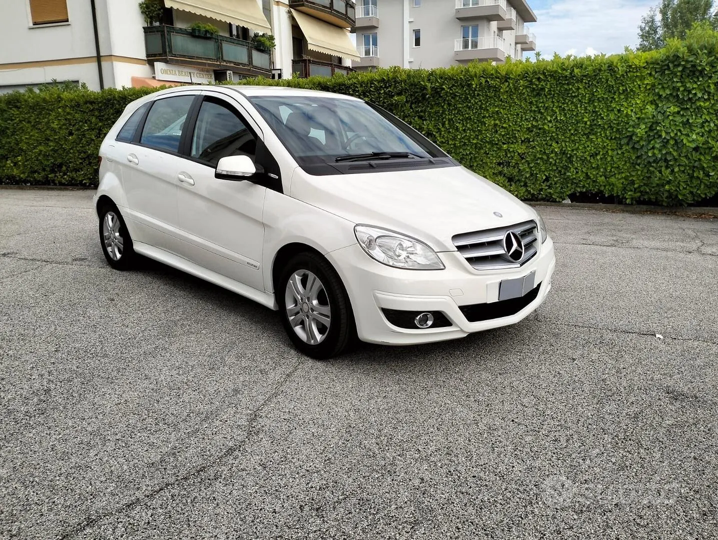 Mercedes-Benz B-Class 2010 photo 3