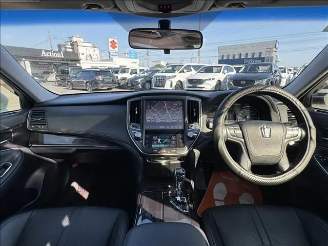 Toyota Crown 2013 photo 2