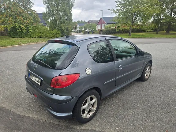 Peugeot 206 2006 photo 3