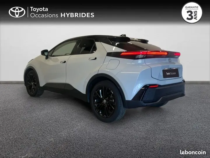 Toyota C-Hr 2025 photo 2
