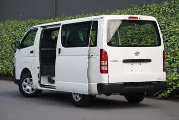 Toyota Hiace 2020 photo 3