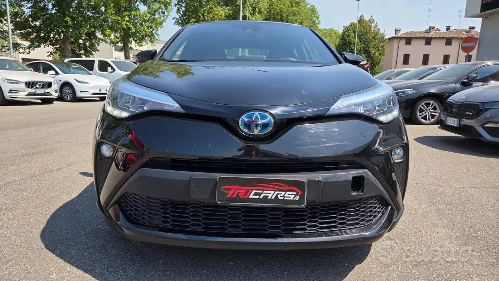 Toyota C-Hr 2023 photo 2