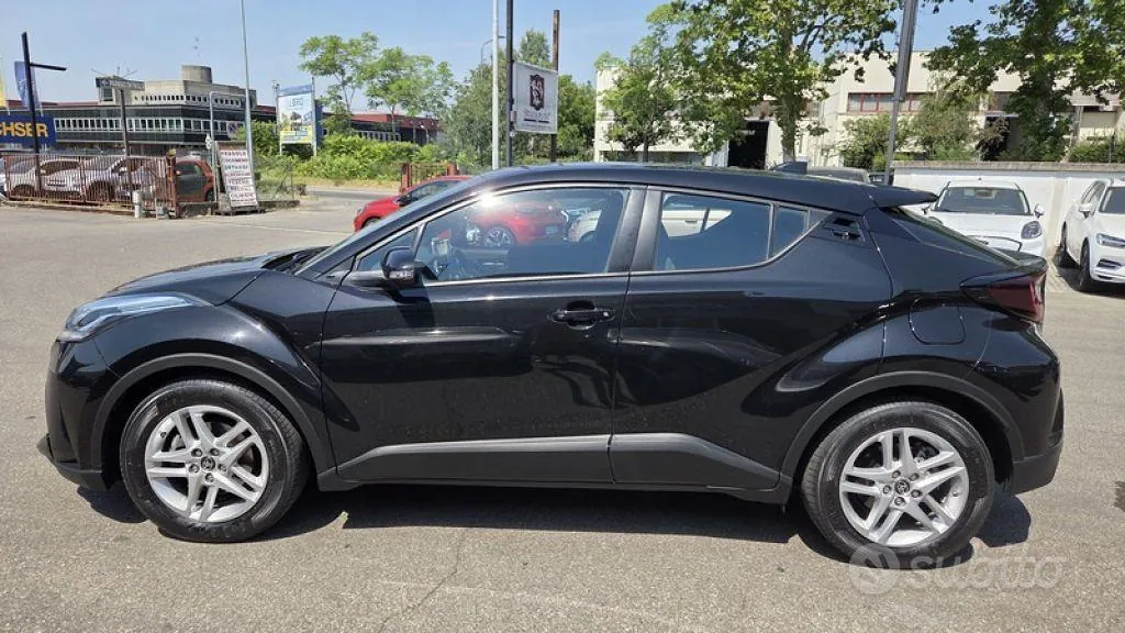 Toyota C-Hr 2023 photo 3