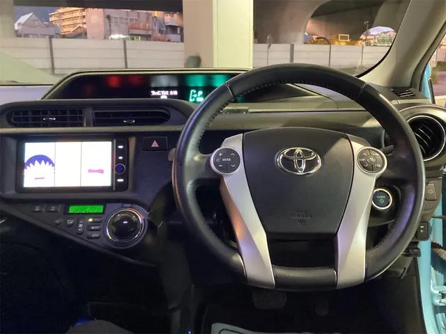Toyota Aqua 2013 photo 2