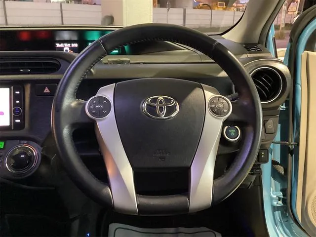 Toyota Aqua 2013 photo 3