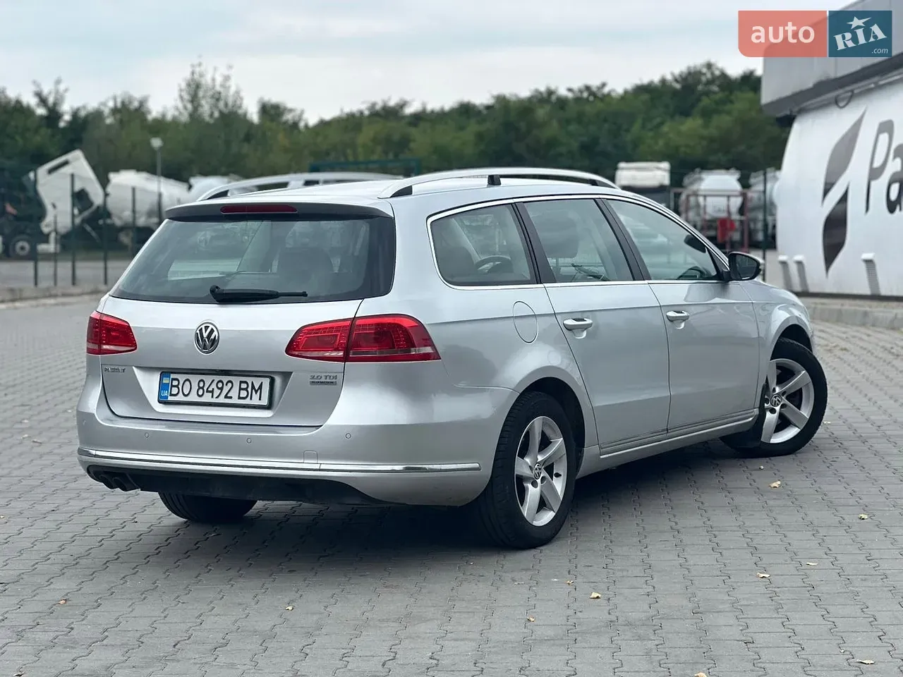 Volkswagen Passat 2014 photo 2