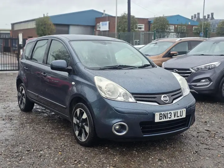 Nissan Note 2013 photo 5