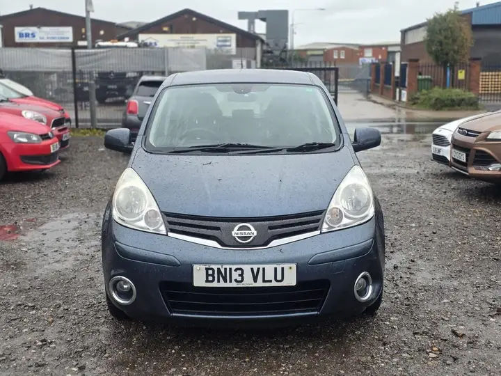Nissan Note 2013 photo 2
