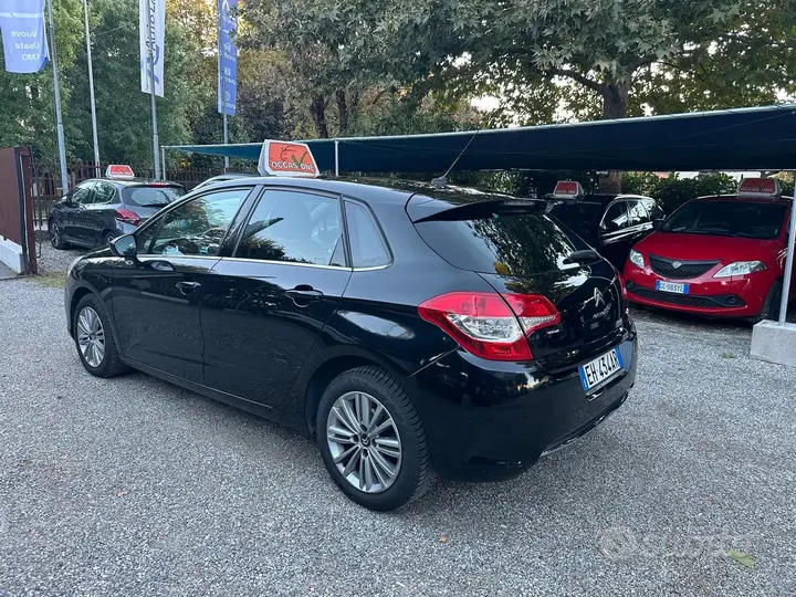 Citroen C4 2011 photo 5