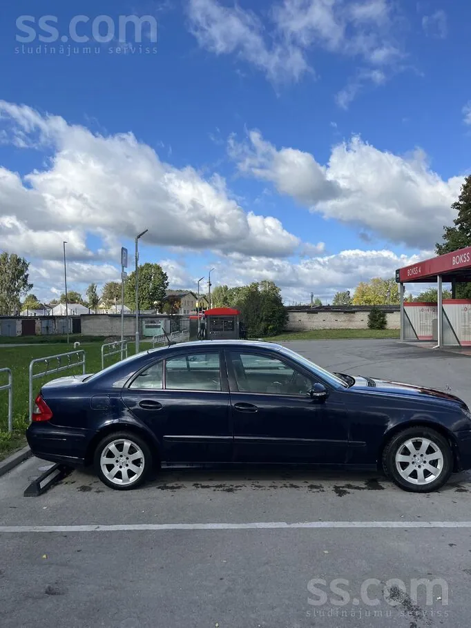 Mercedes-Benz E200 2006 photo 4