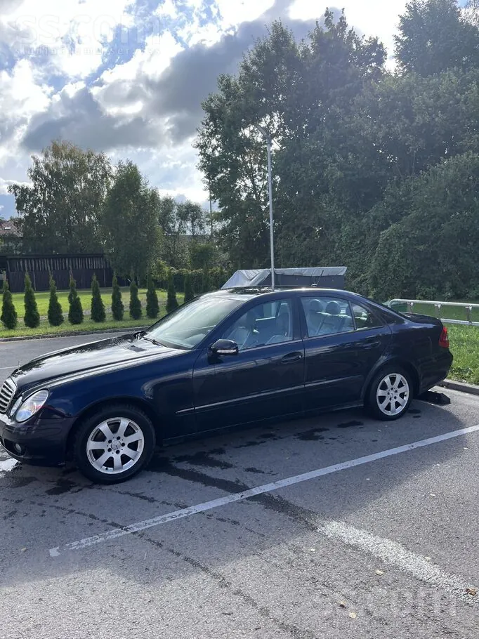 Mercedes-Benz E200