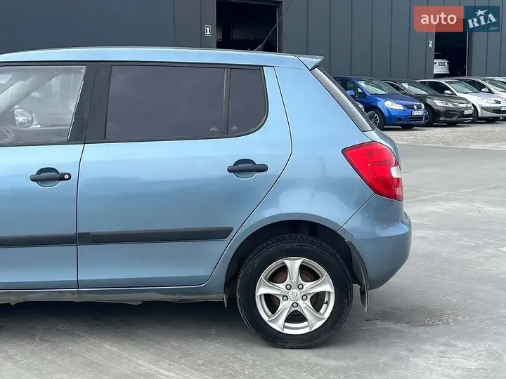 Skoda Fabia 2008 photo 4