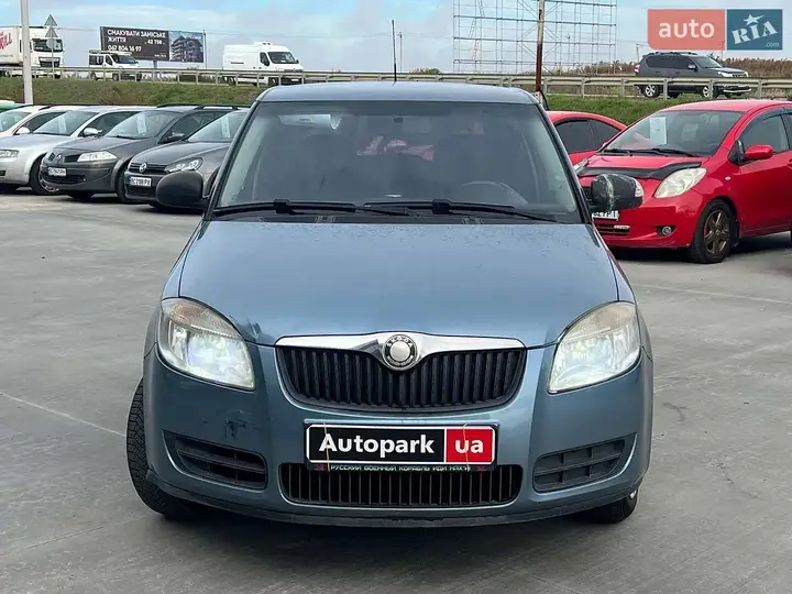 Skoda Fabia 2008 photo 2