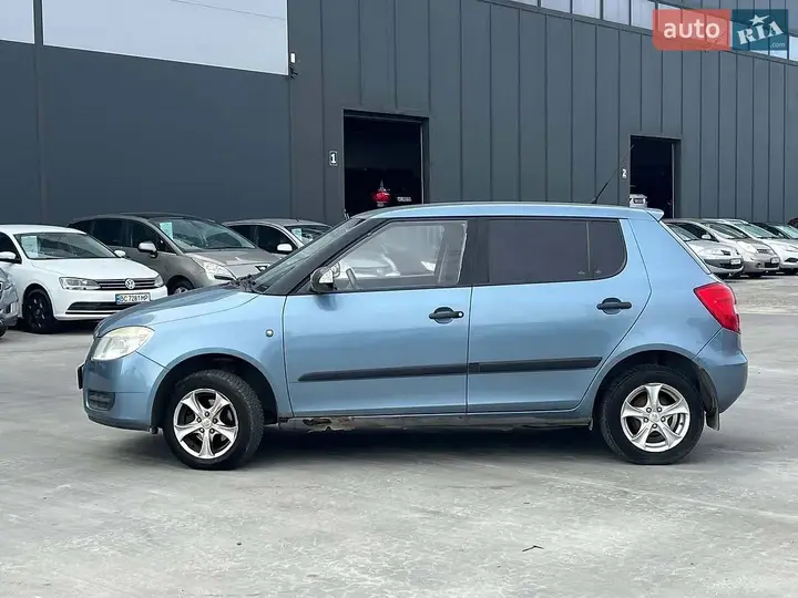 Skoda Fabia 2008 photo 5