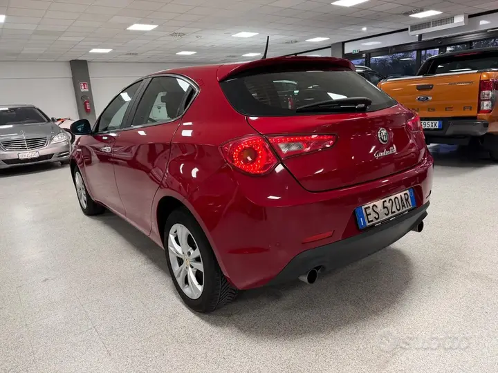 Alfa Romeo Giulietta 2013 photo 4