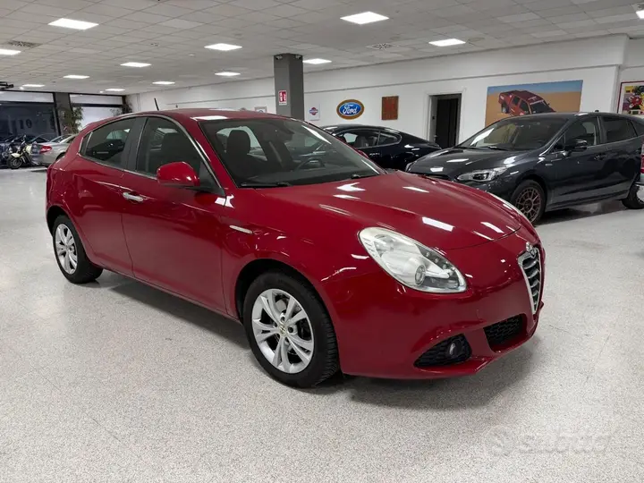 Alfa Romeo Giulietta 2013 photo 2