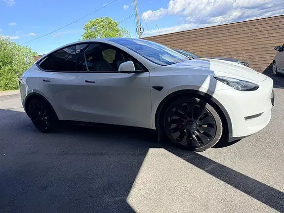 Tesla Model Y 2023 photo 3
