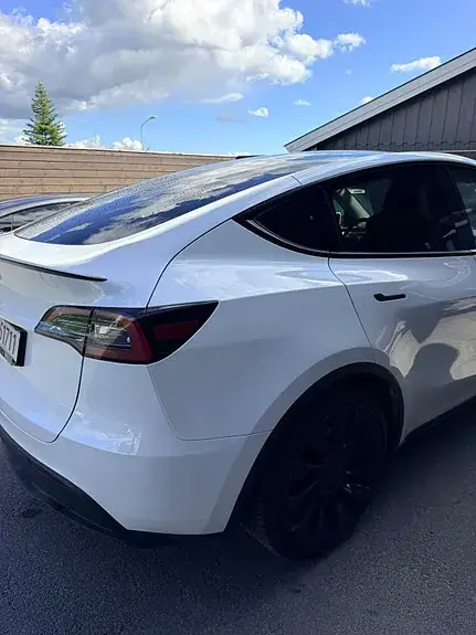 Tesla Model Y 2023 photo 5