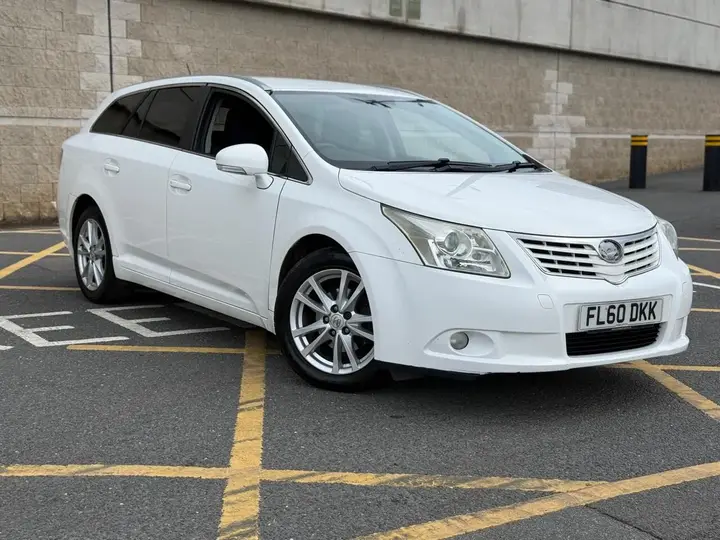 Toyota Avensis 2010 photo 4