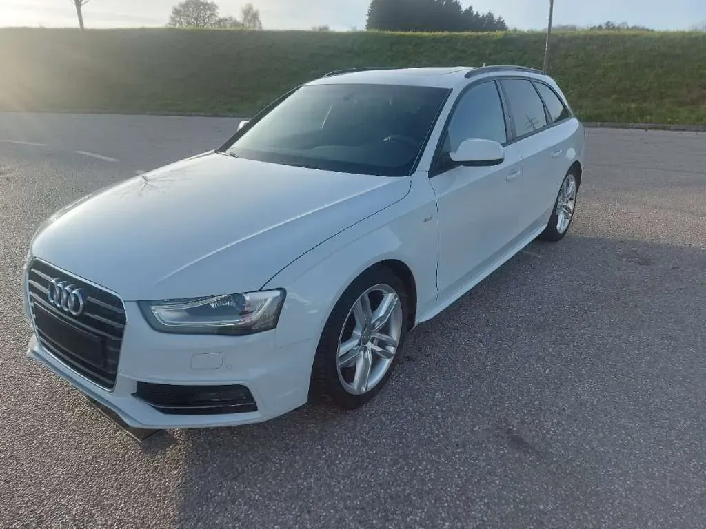 Audi A4 2014 photo 2
