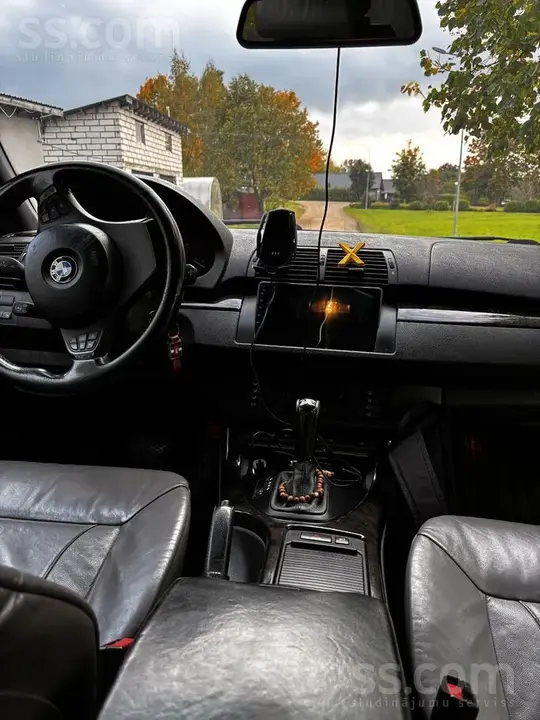 BMW X5 2004 photo 2