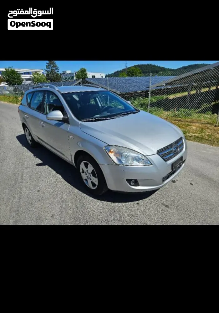 Kia Sedona 2009 photo 2