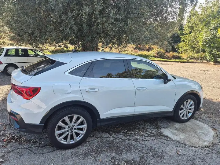 Audi Q3 2022 photo 3