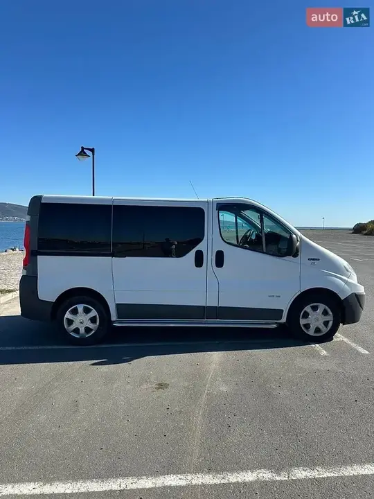 Renault Trafic 2012 photo 5